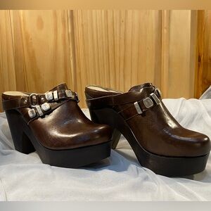 BERNARDO’s (Women’s SIZE 7)